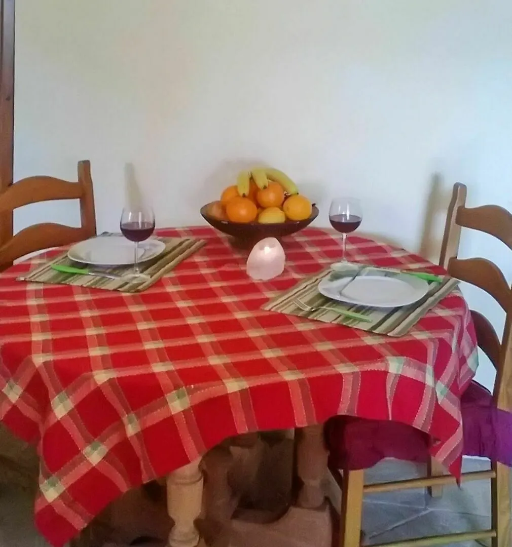 Independent Apartment Near Olbia, Sardinia, W/ Air Con, Terrace & Sea  奧爾比亞